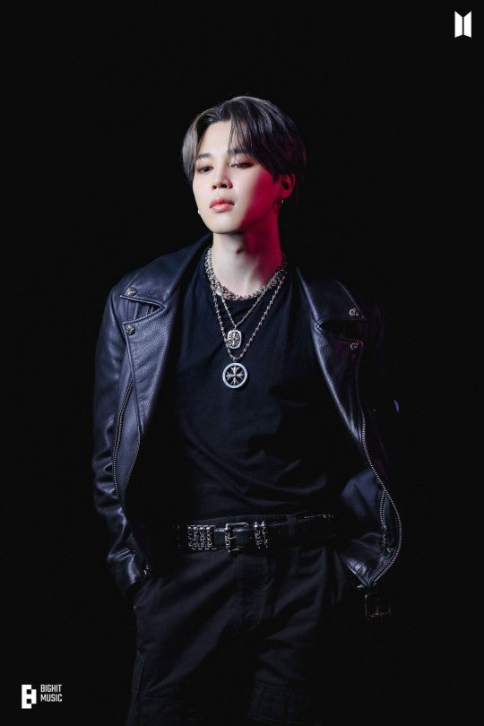 BTS Jimin, 12 charms full of "VIBE"