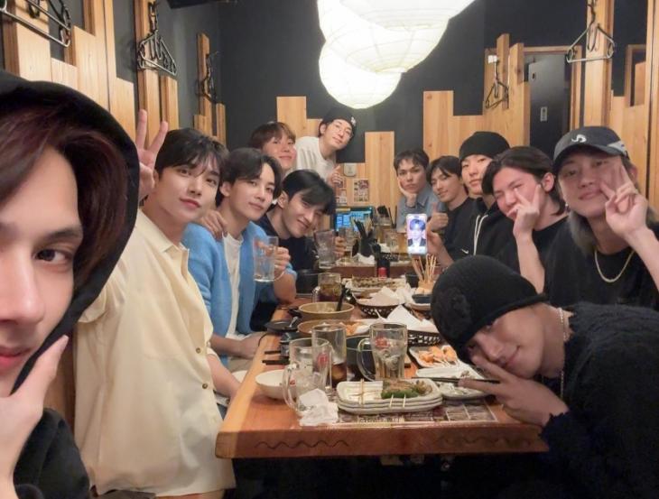 [Kpop Planet News] SEVENTEEN Members Hold Birthday Party For Woozi
