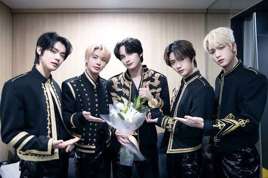 TXT wins "Circle Chart Music Award 2022".