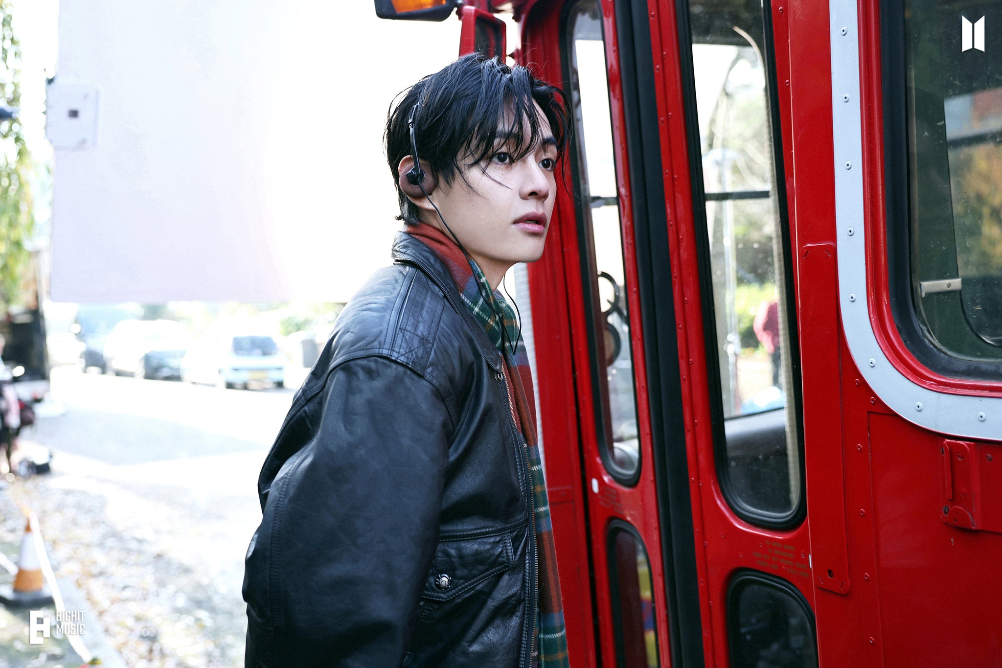 [Kpop Planet News] BTS V's FRI(END)S Debuts on Billboard Hot 100 at No.65