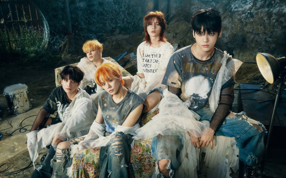 TXT The Name Chapter: Freefall